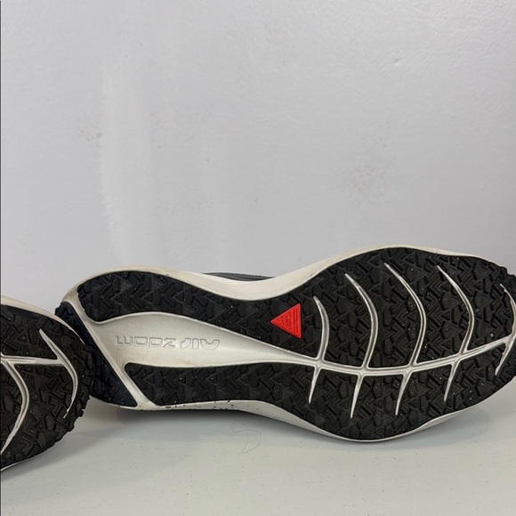 Nike Zoom Winflo 8 Shield Running Trainers Dc3730 Black Iron Grey Size 9.5 - Picture 10 of 13